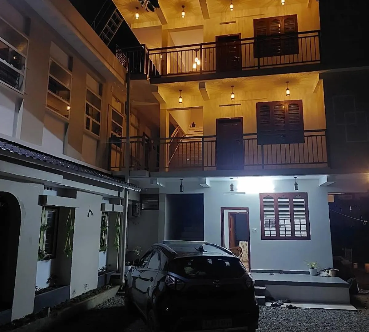 Karthika Homes Anachal الهند